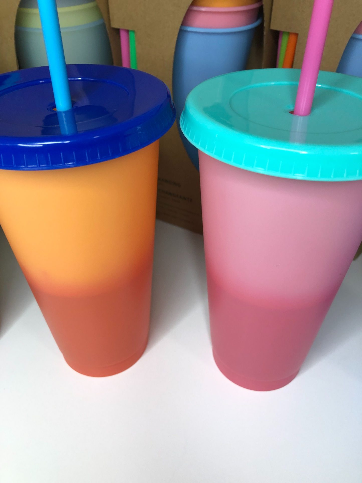 Macaron Color ~ Color Changing Cups 24 FL oz  5 piece set